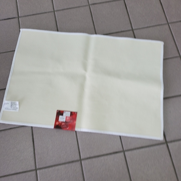 NWT St. Nicholas Square Snowmen Scenic Bathroom Rug 20" X 30" Christmas Winter - Picture 3 of 7